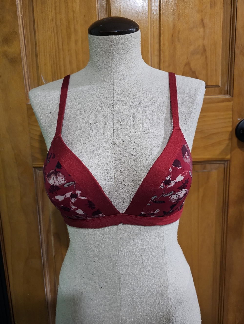 Anne Klein Women’s Red Floral Wireless Deep V Bra 34B